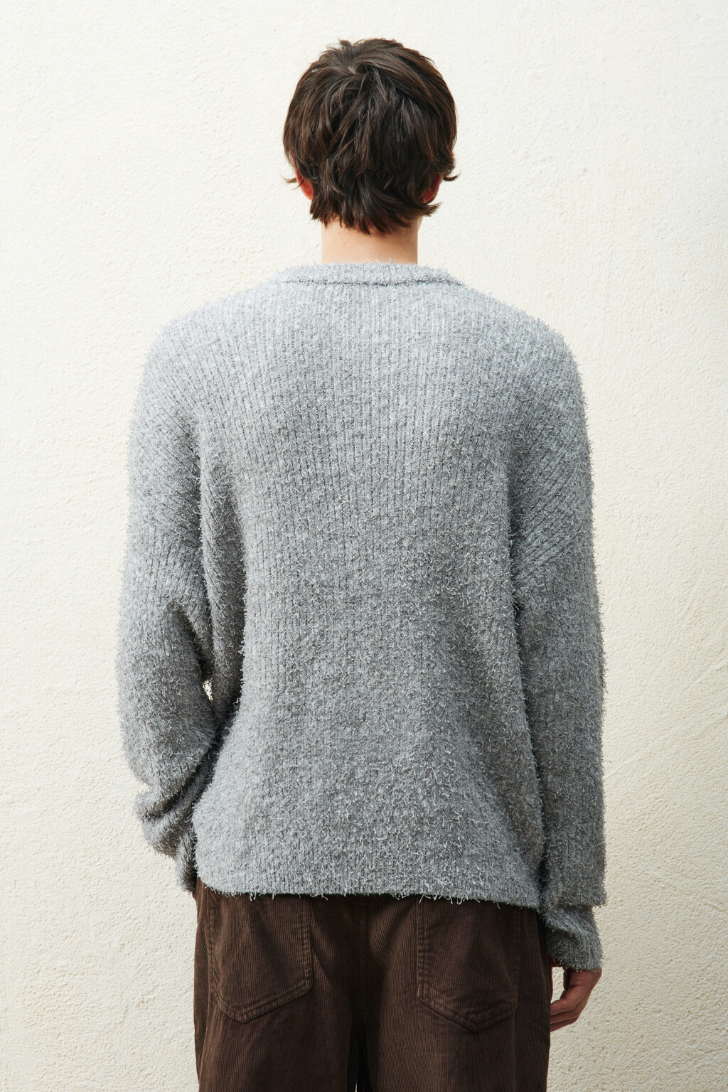 Джемпер вязаный пушистый - цвет серый - 4